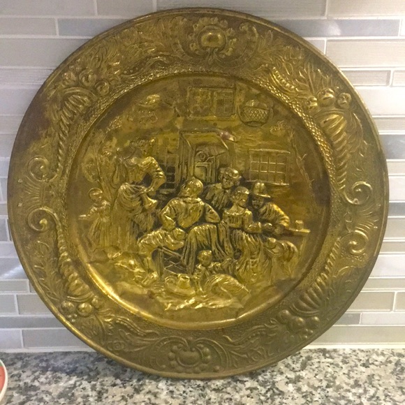 Antique English Brass Hammered Embossed Wall Decorative Plate Victorian BarScene - Picture 5 of 12